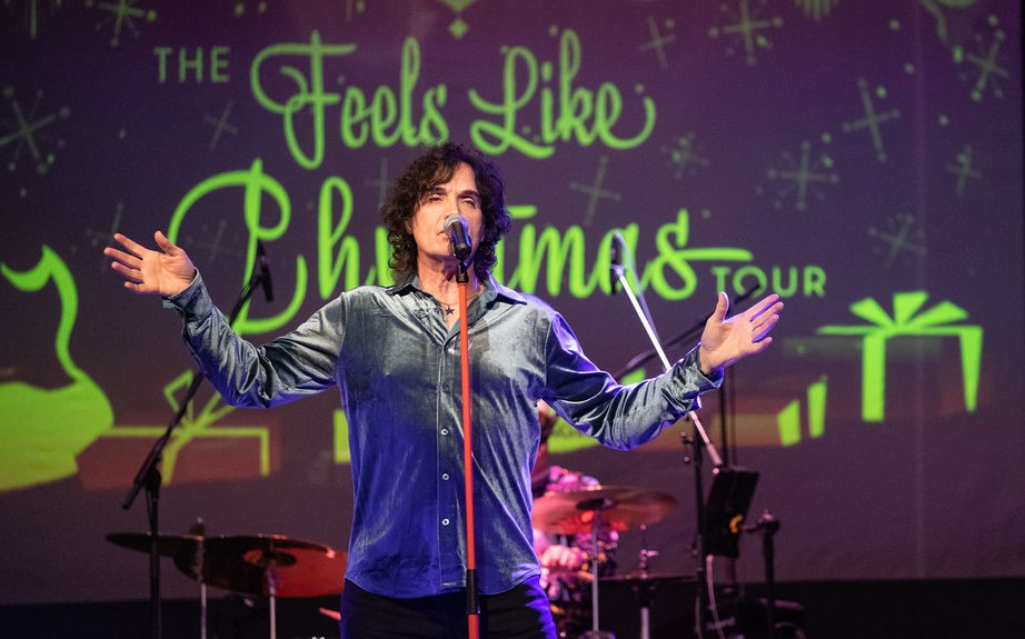 Feels Like Christmas performance photo
